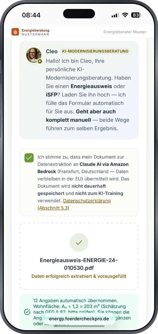 Ein hochgeladener Energieausweis ist ausgelesen: zwoelf Angaben automatisch uebernommen, darunter Verbrauch 434,2 kWh je Quadratmeter und Jahr, Baujahr 1963, Heizung von 1995, Erdgas
