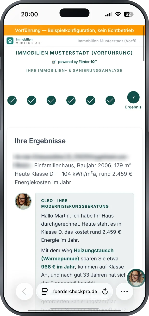 Kachelraster des Ergebnisses: Investition 28.707 bis 38.839 Euro, Foerderung bis 11.238 Euro, Eigenanteil ab 20.023 Euro, Energiekosten 3.681 auf 1.780 Euro, minus 3.939 Kilogramm CO2, Wertsteigerung plus 12 Prozent, bezahlt nach 12,4 Jahren, Effizienzklasse E auf B